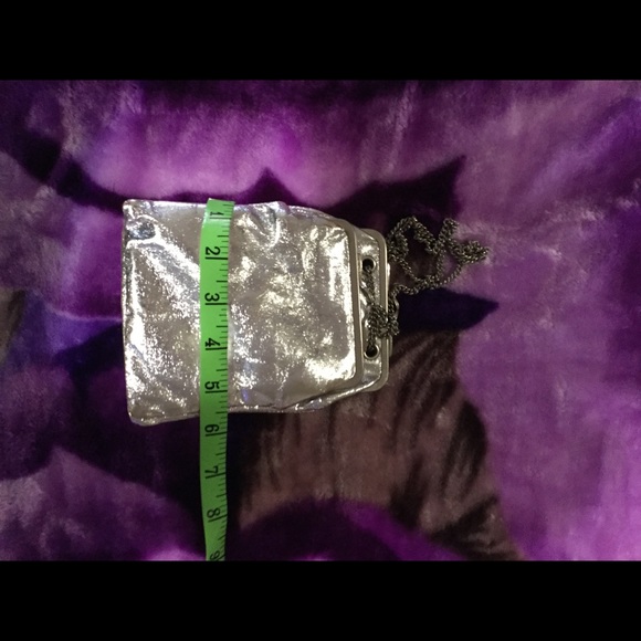 Crossbody - Picture 2 of 4